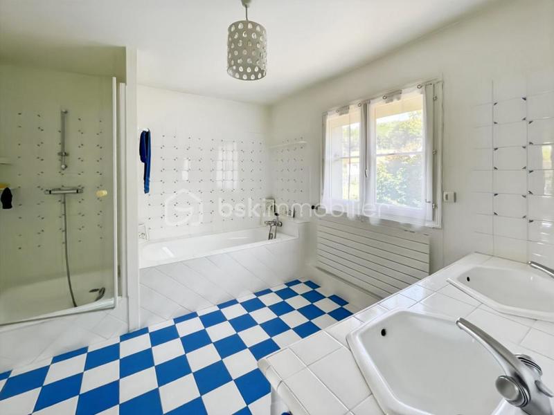 Demeure - 278 m² - 8 pièces