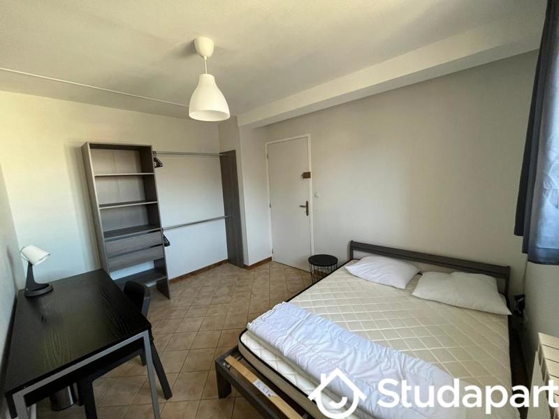 Chambre - 9 m² - 1 pièce