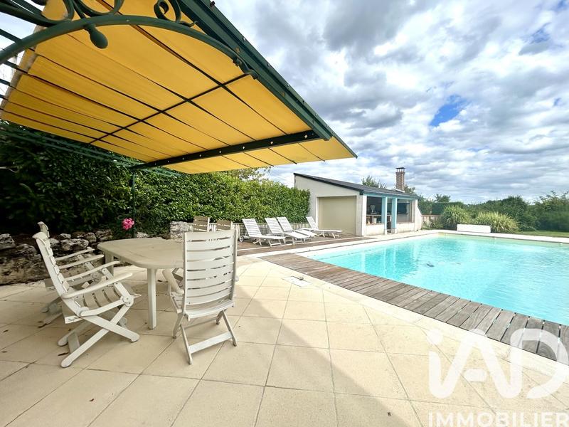 Maison - 360 m² - 10 pièces