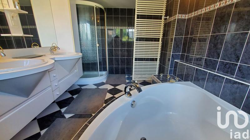 Maison - 193 m² - 6 pièces