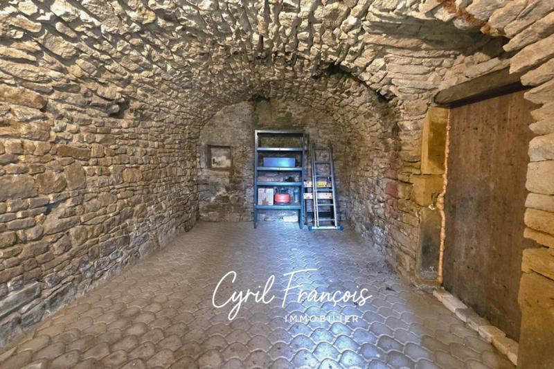 Maison - 212 m² - 8 pièces