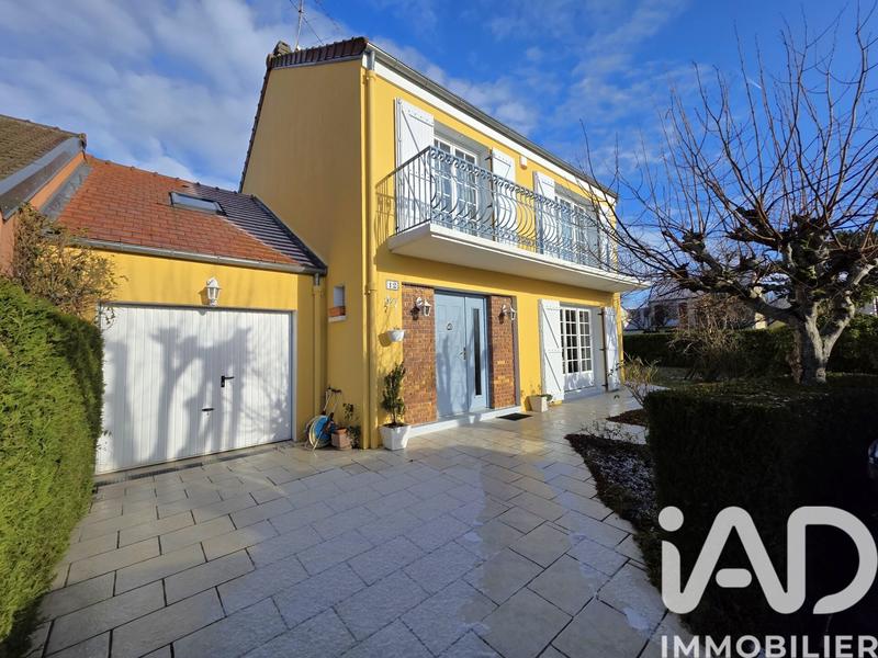 Maison - 148 m² - 8 pièces