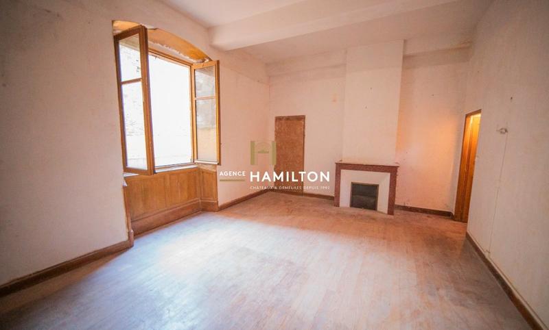 Propriété - 325 m² - 8 pièces