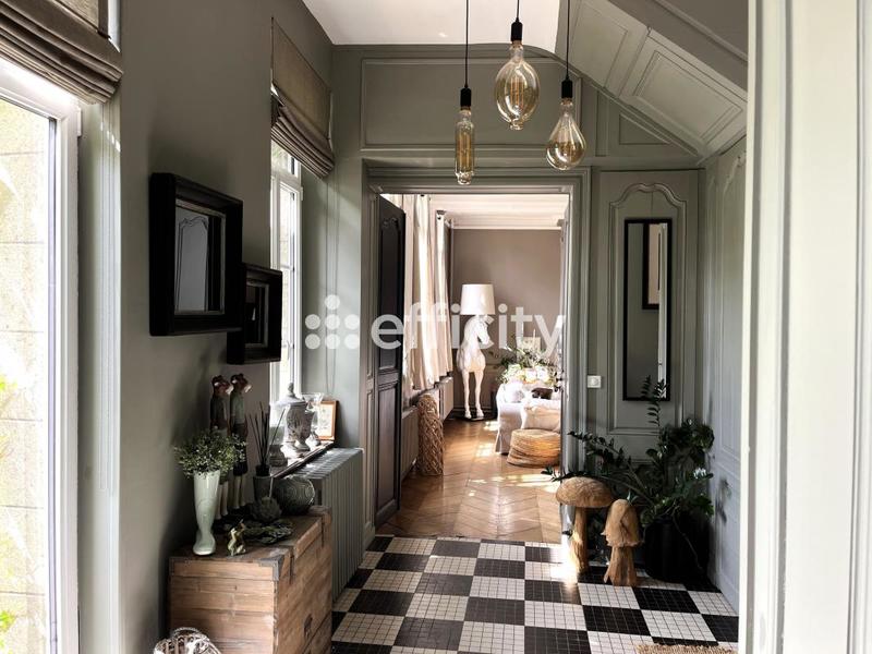 Maison de ville - 267 m² - 8 pièces