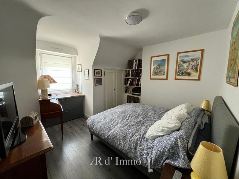 Propriété - 230 m² - 10 pièces