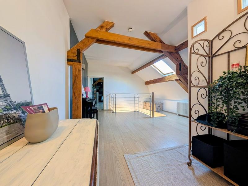 Appartement - 202 m² - 6 pièces