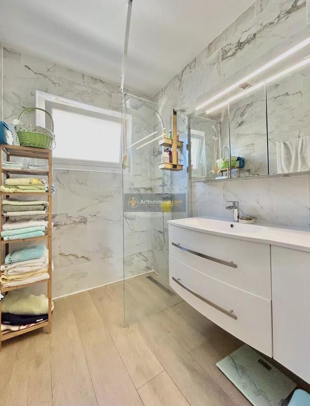 Appartement - 75 m² - 3 pièces