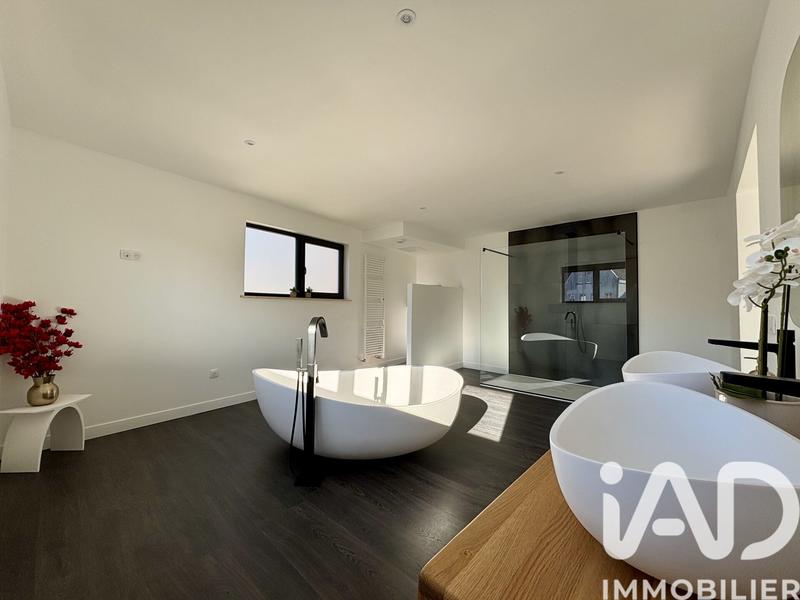 Maison de ville - 216 m² - 7 pièces