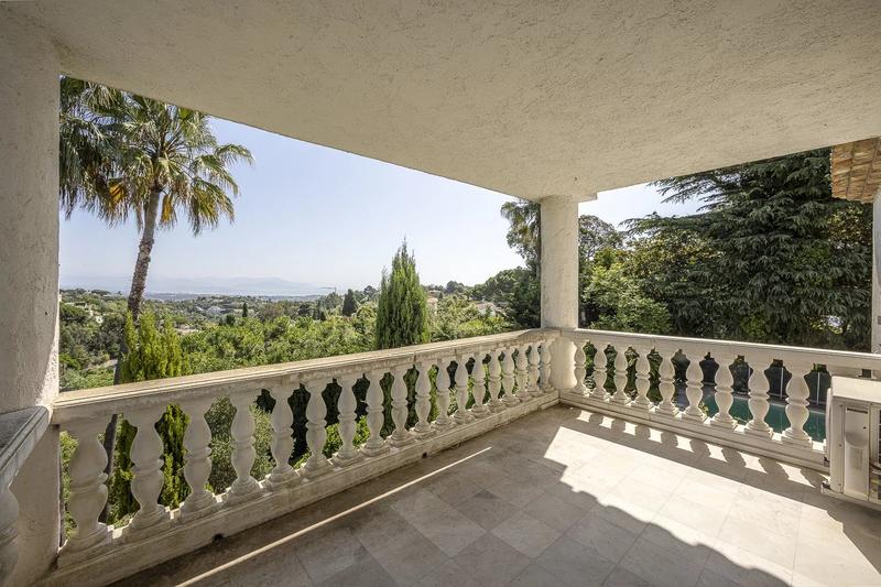 Maison - 263 m² - 7 pièces