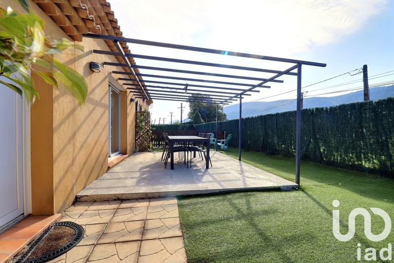 Maison - 94 m² - 5 pièces