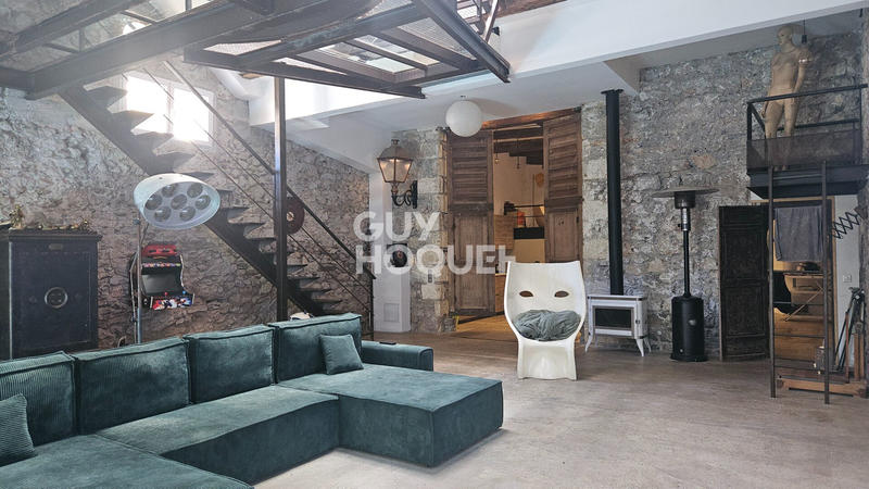 Loft - 231 m² - 5 pièces