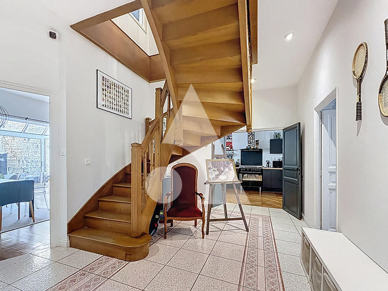 Appartement - 250 m² - 10 pièces