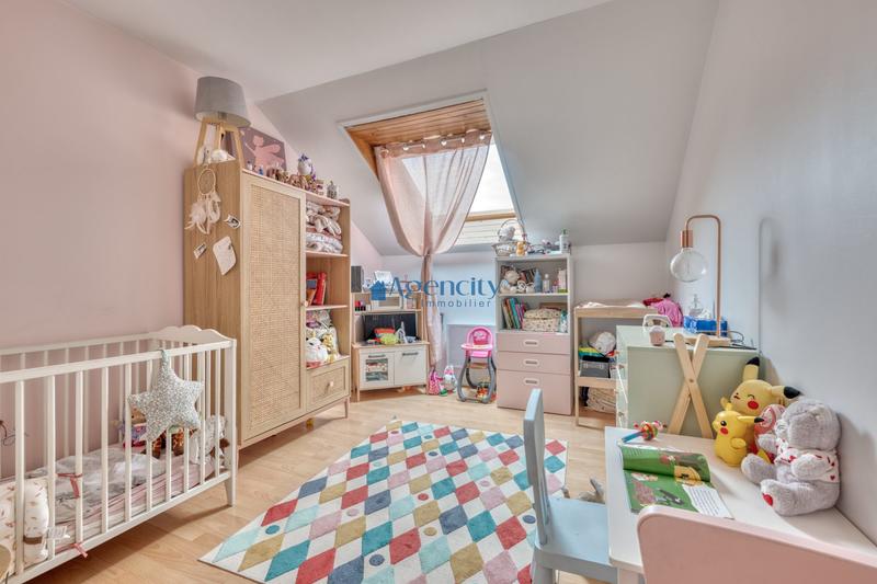 Maison - 90 m² - 5 pièces