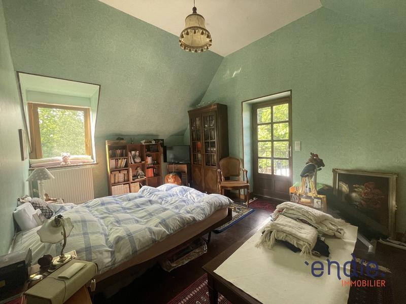 Maison - 230 m² - 10 pièces