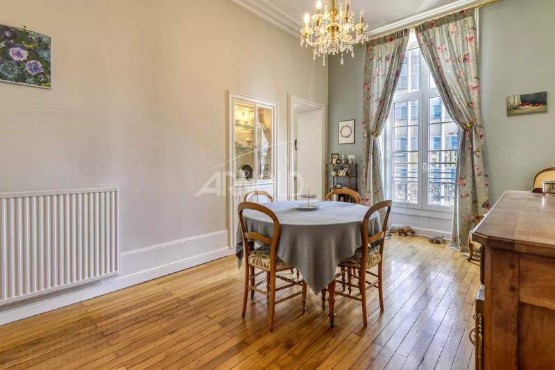 Appartement - 132 m² - 4 pièces