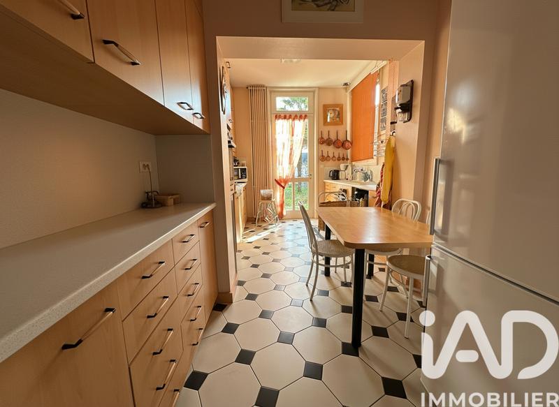 Maison - 295 m² - 13 pièces