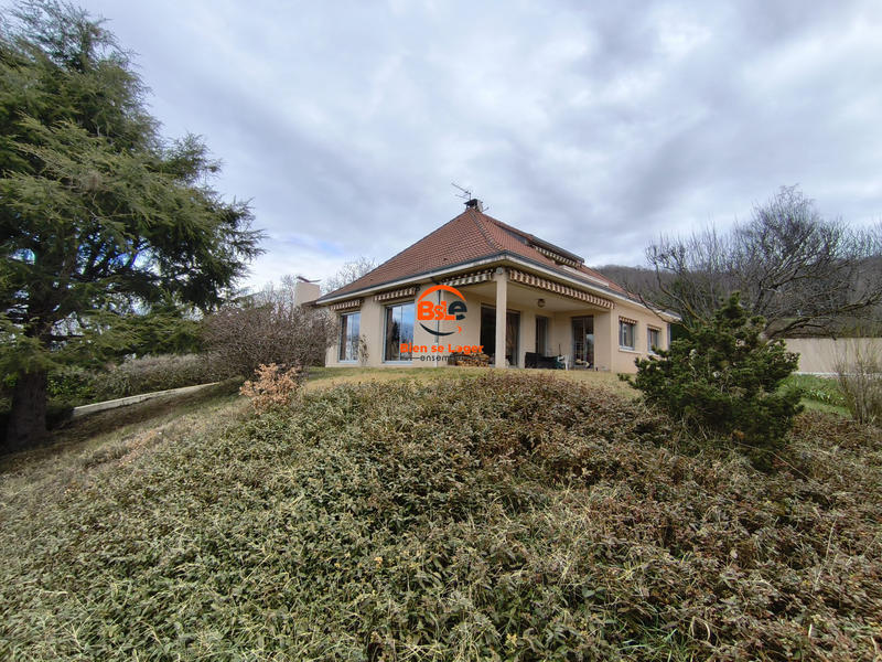 Villa - 196 m² - 8 pièces