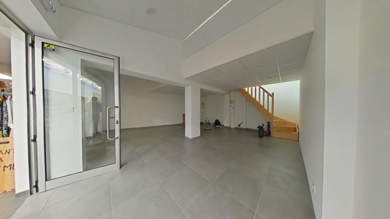 Local commercial - 61 m² - 3 pièces