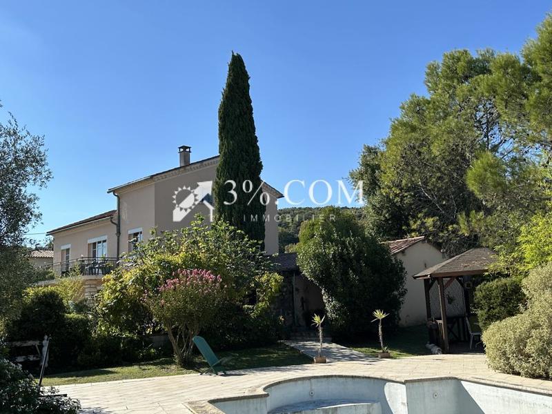 Maison - 183 m² - 8 pièces