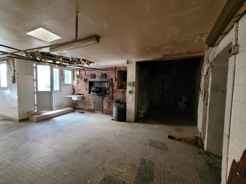 Maison - 216 m² - 10 pièces