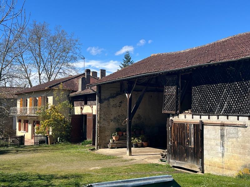 Maison - 216 m² - 8 pièces