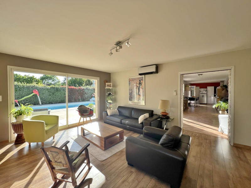 Villa - 192 m² - 8 pièces