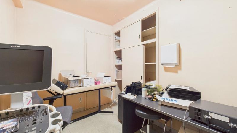 Local d'activité / Entrepôt - 105 m² - 7 pièces