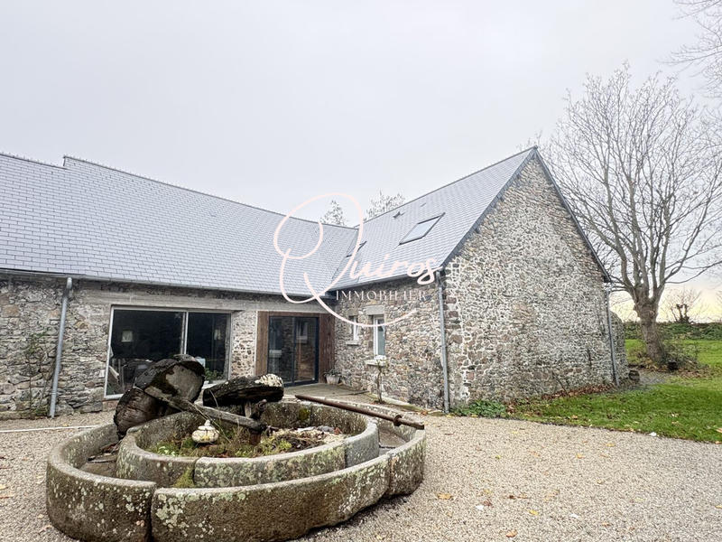 Maison - 209 m² - 12 pièces