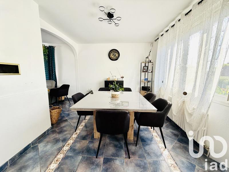 Maison - 180 m² - 8 pièces