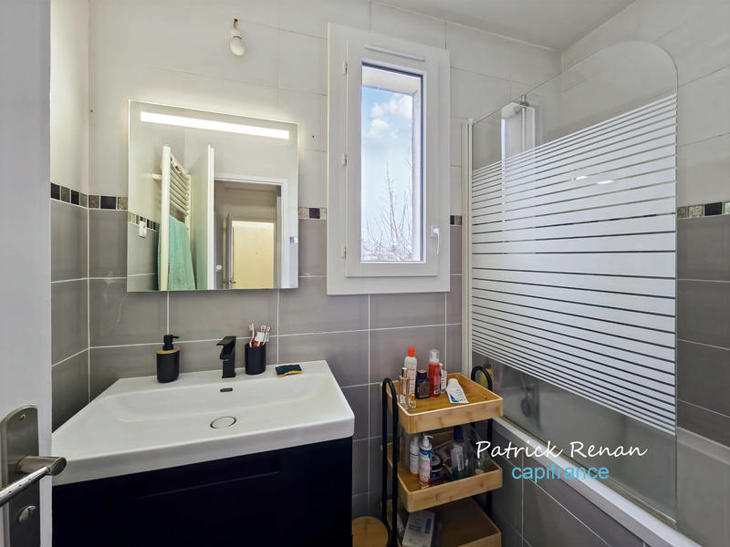 Appartement - 80 m² - 4 pièces