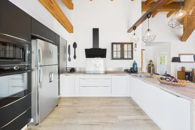 Villa - 325 m² - 11 pièces