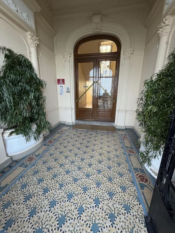 Appartement - 121 m² - 6 pièces