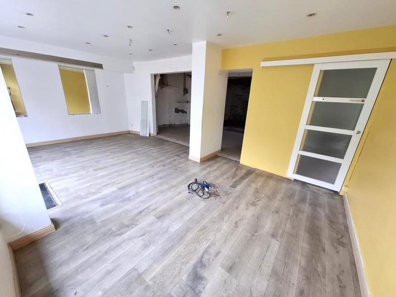 Immeuble - 239 m² - 6 pièces