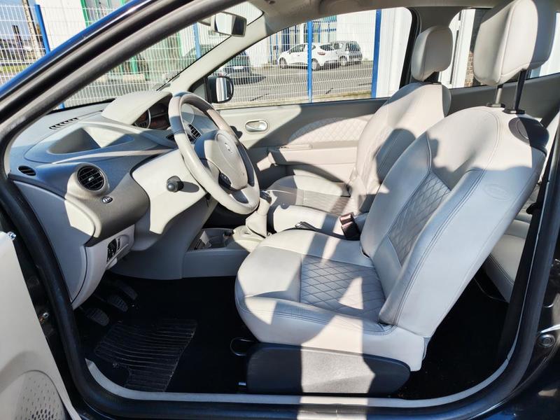 Renault Twingo II Initial Paris 1.2 essence 102ch