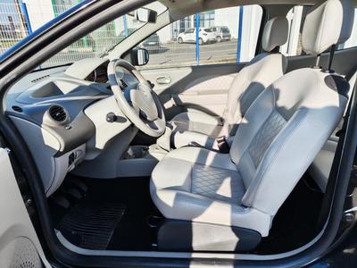 Renault Twingo II Initial Paris 1.2 essence 102ch