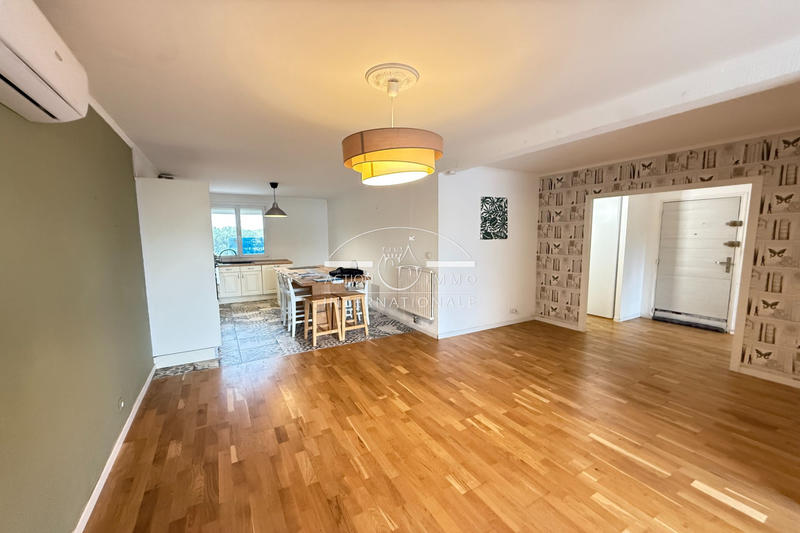 Appartement - 80 m² - 3 pièces