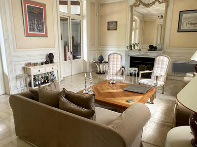 Maison - 454 m² - 14 pièces