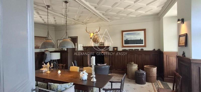 Château - 1 200 m² - 25 pièces