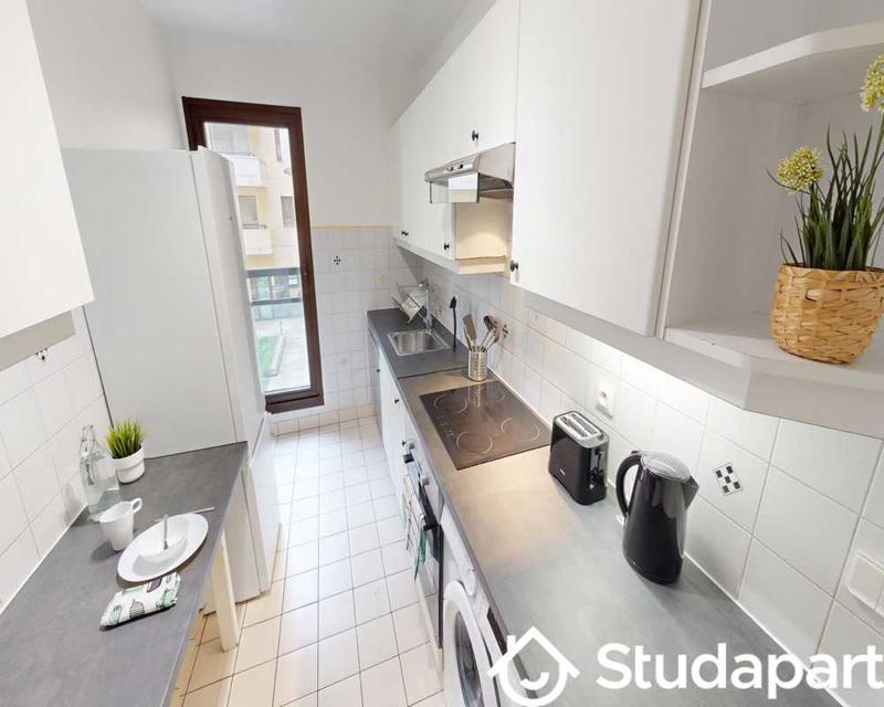 Chambre - 100 m² - 1 pièce