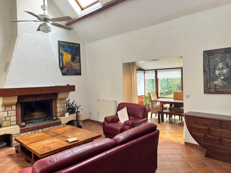 Pavillon - 200 m² - 7 pièces