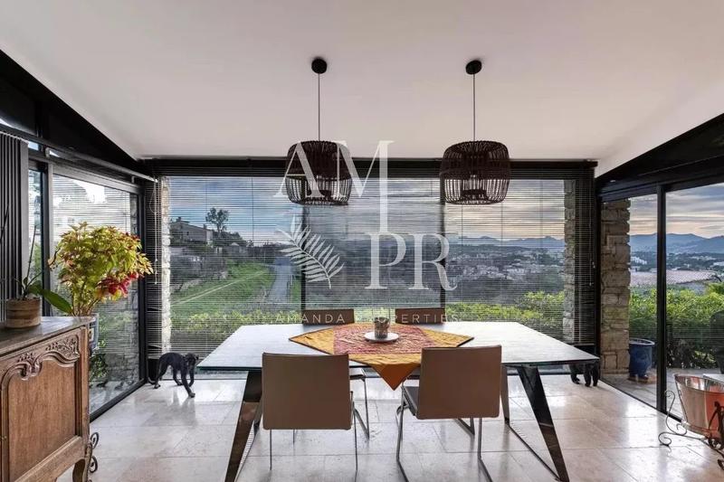 Villa - 198 m² - 7 pièces