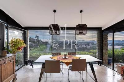 Villa - 198 m² - 7 pièces