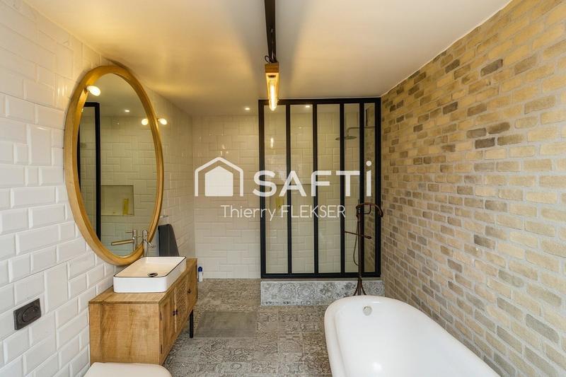 Maison - 260 m² - 7 pièces