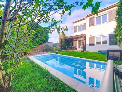 Maison - 104 m² - 5 pièces