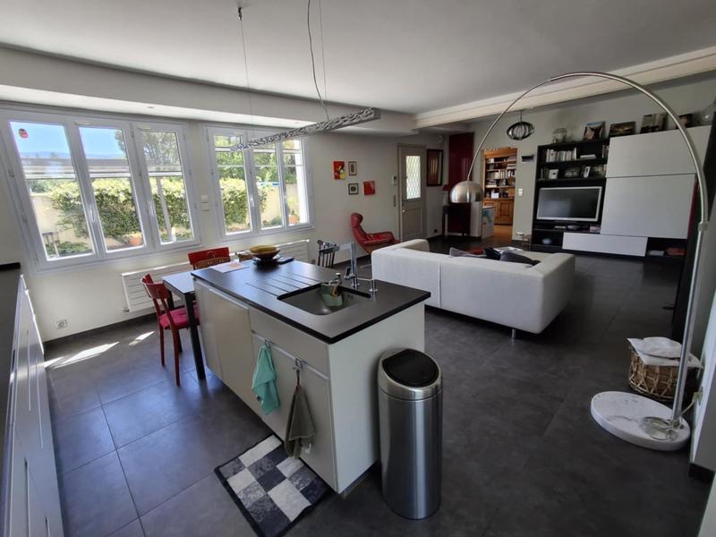 Maison - 219 m² - 6 pièces