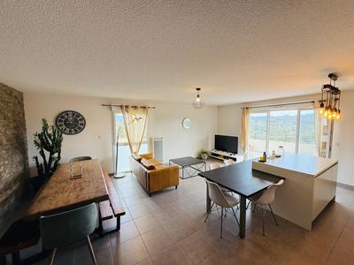 Appartement - 93 m² - 4 pièces