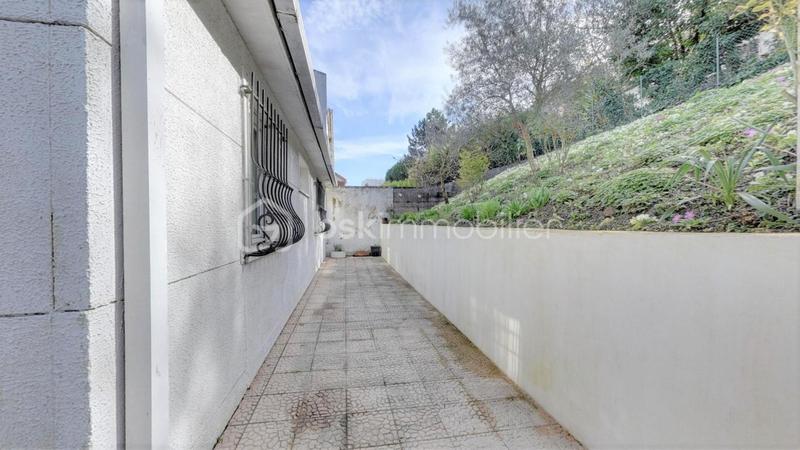 Maison traditionnelle - 115 m² - 8 pièces