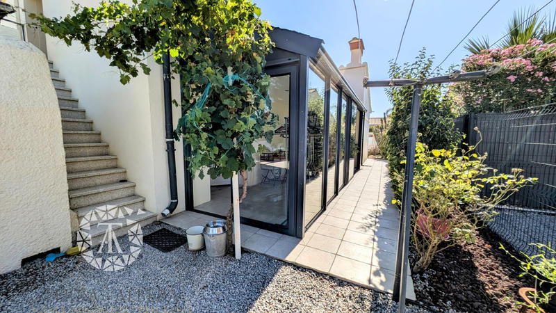 Villa - 100 m² - 5 pièces