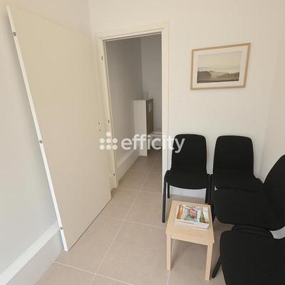 Bureau - 20 m² - 2 pièces