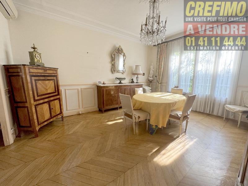 Maison - 190 m² - 8 pièces